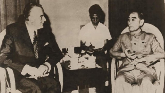 Whitlam_Chou_Enlai_1971.jpeg